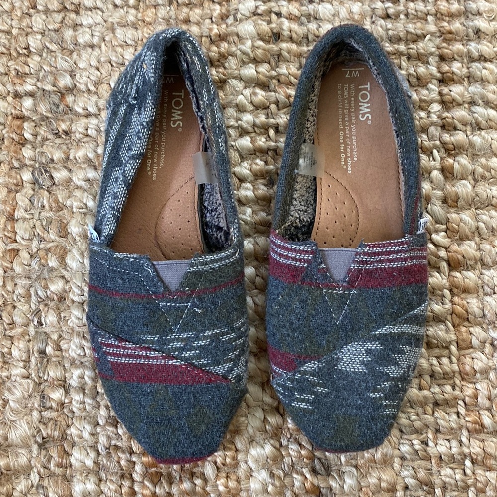 EUC Toms - Aztec Southwest Fleece Lined slip-ons